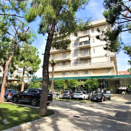 Hotel Pineta San Benedetto del Tronto Buitenkant foto