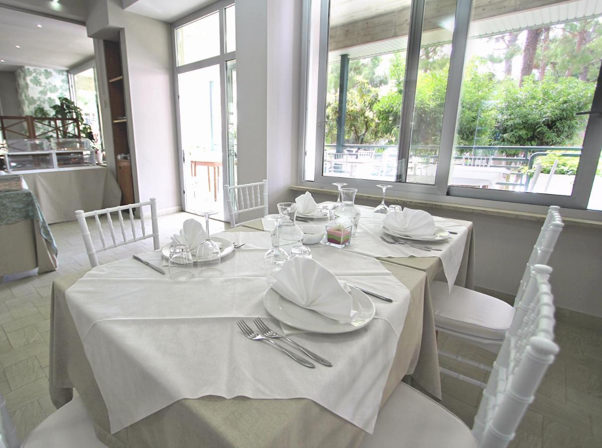 Hotel Pineta San Benedetto del Tronto Buitenkant foto