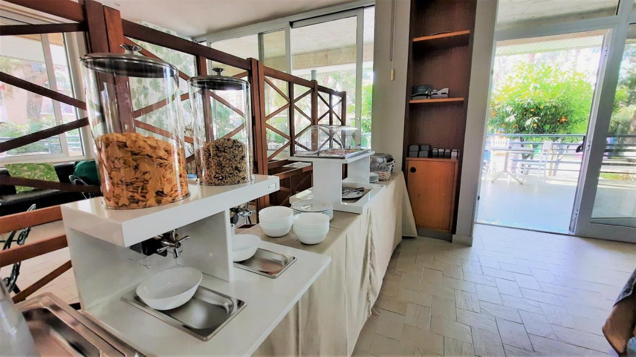 Hotel Pineta San Benedetto del Tronto Buitenkant foto