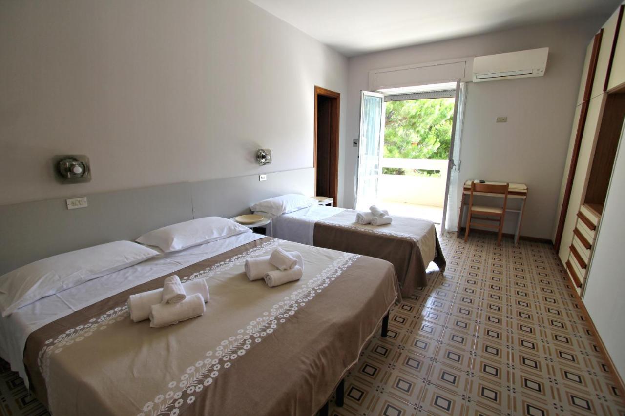 Hotel Pineta San Benedetto del Tronto Buitenkant foto