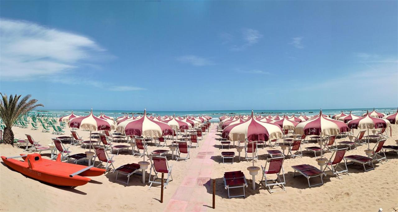 Hotel Pineta San Benedetto del Tronto Buitenkant foto
