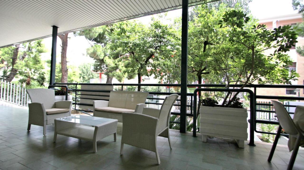 Hotel Pineta San Benedetto del Tronto Buitenkant foto
