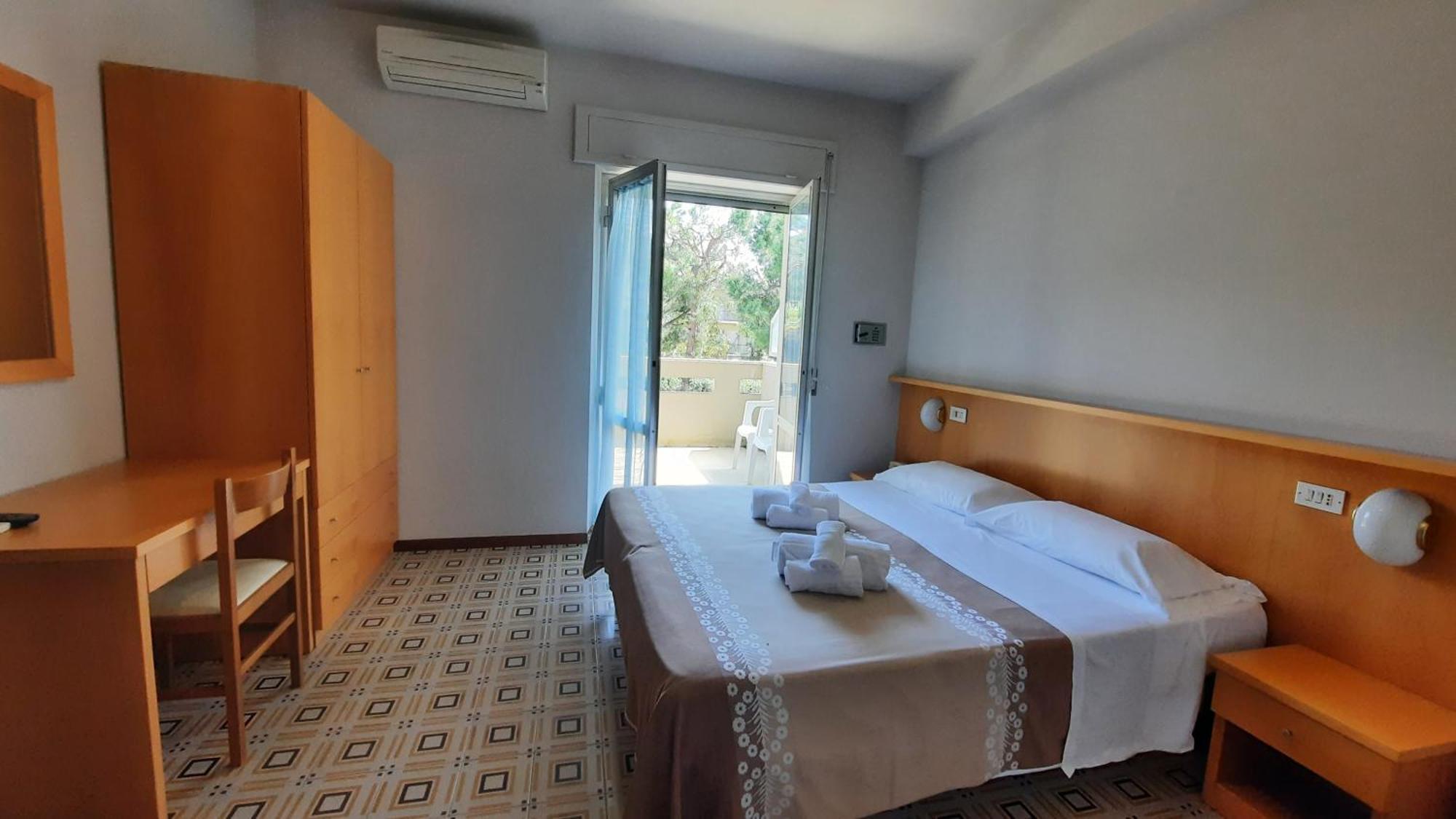 Hotel Pineta San Benedetto del Tronto Buitenkant foto