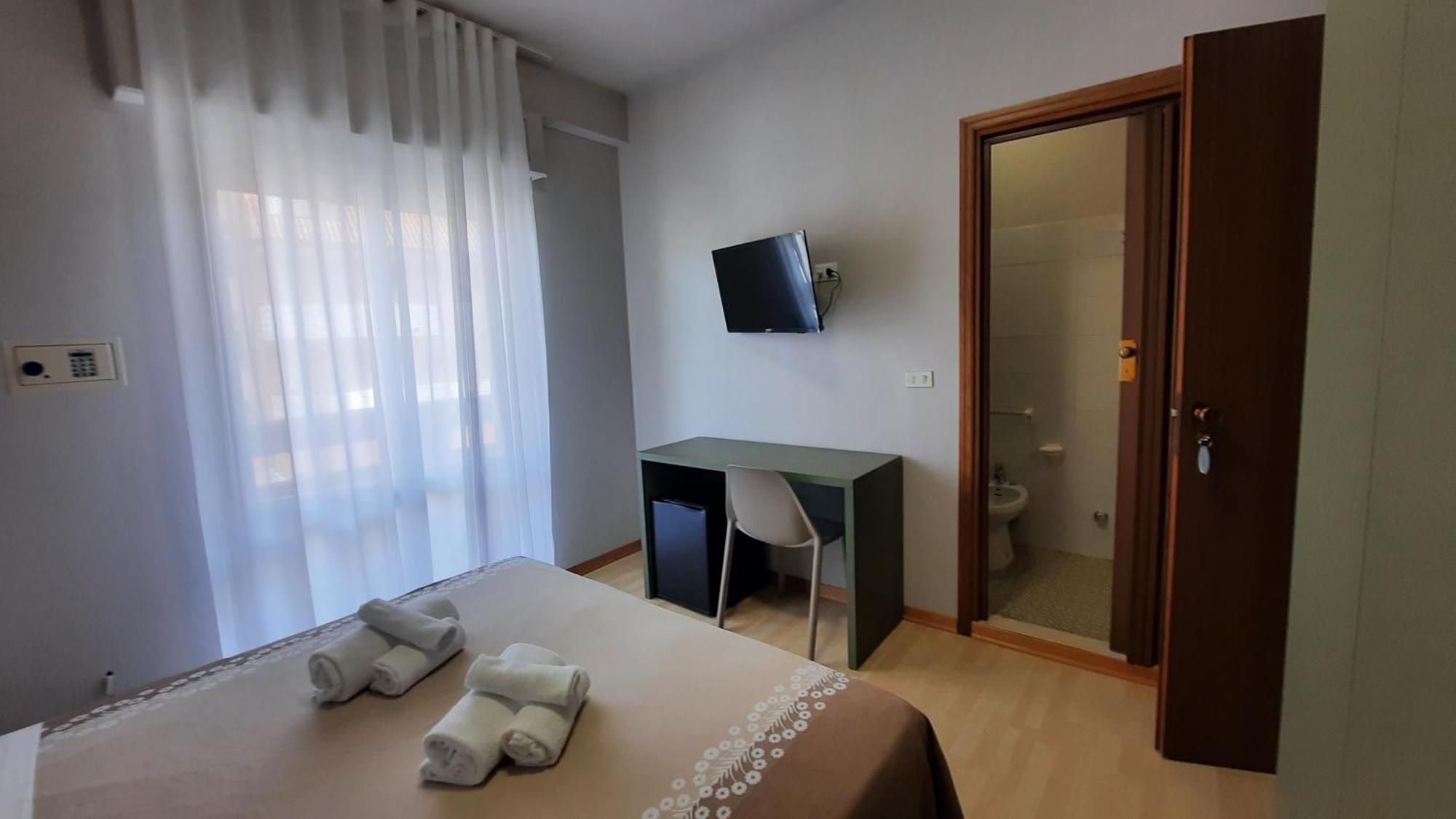 Hotel Pineta San Benedetto del Tronto Buitenkant foto