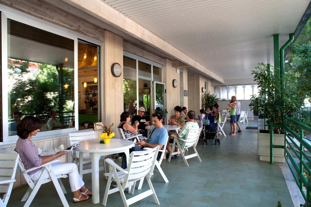 Hotel Pineta San Benedetto del Tronto Buitenkant foto